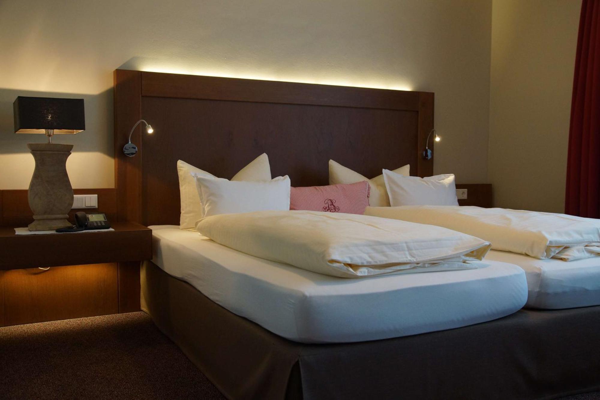Best Western Hotel Brunnenhof Weibersbrunn Exterior foto